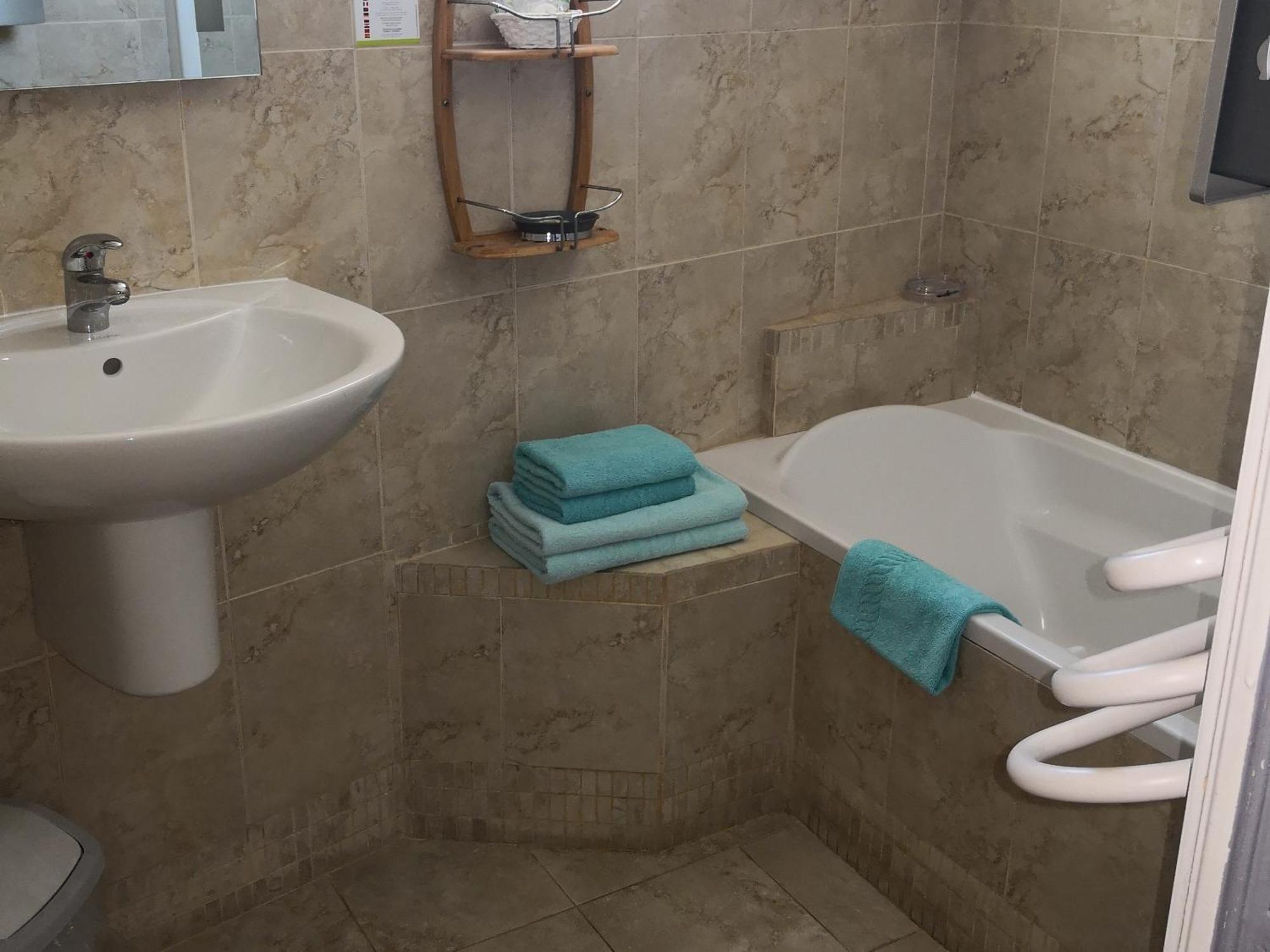 Le Dauphin Bleu Hotel Saintes-Maries-de-la-Mer Kamer foto