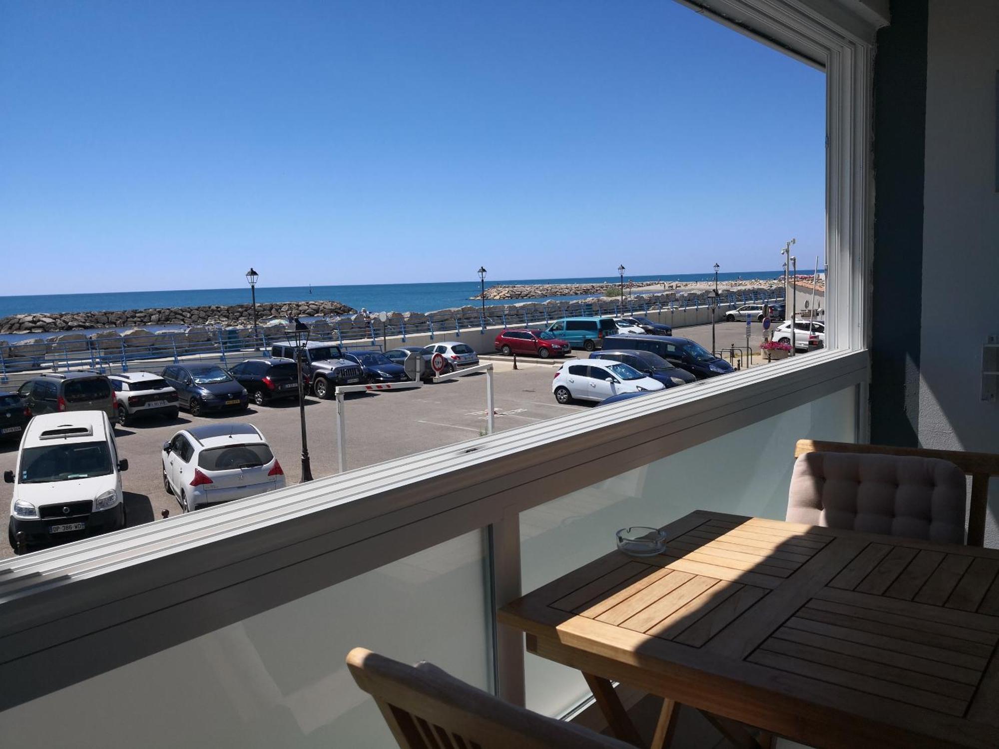 Le Dauphin Bleu Hotel Saintes-Maries-de-la-Mer Kamer foto