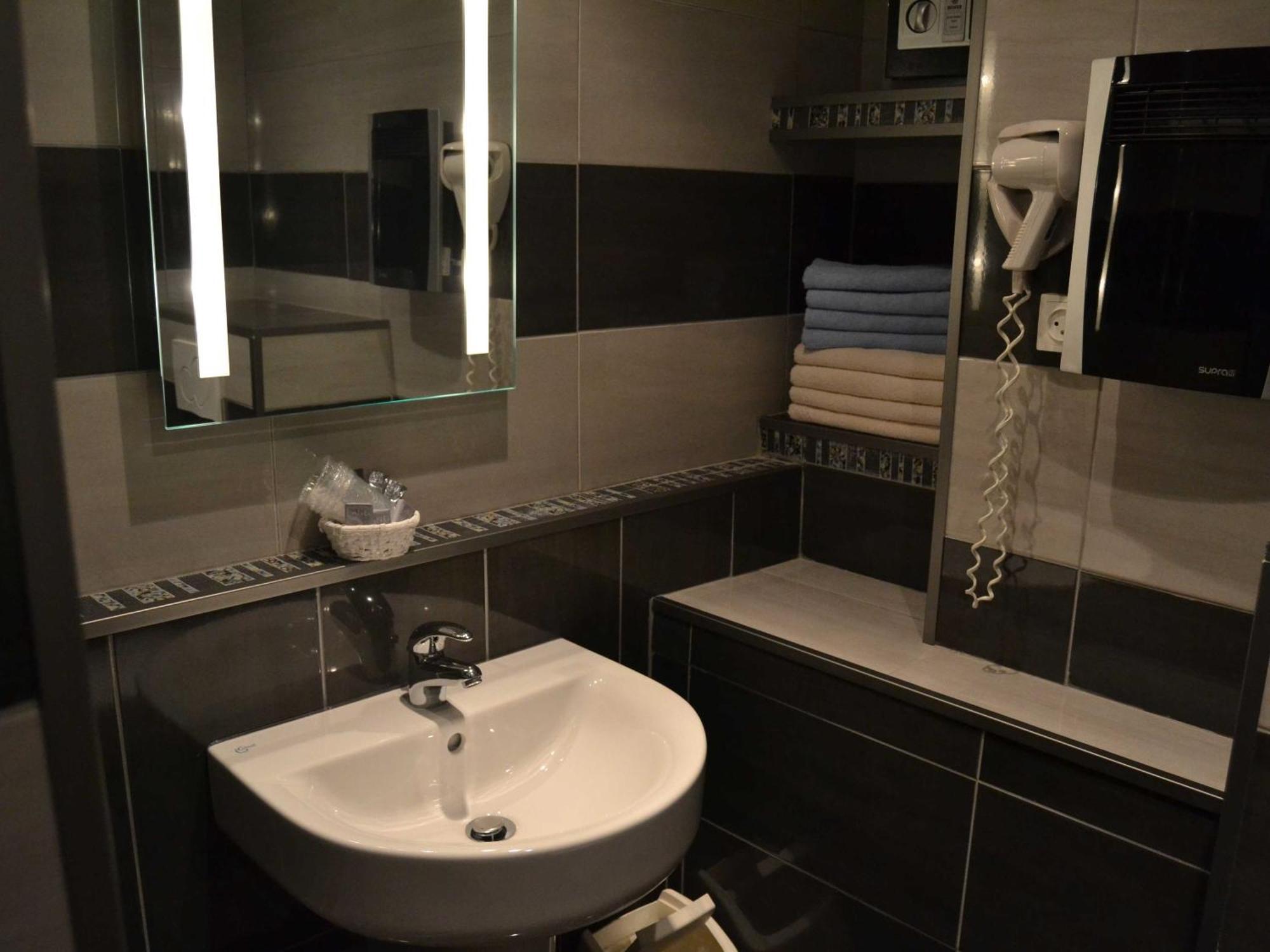 Le Dauphin Bleu Hotel Saintes-Maries-de-la-Mer Kamer foto