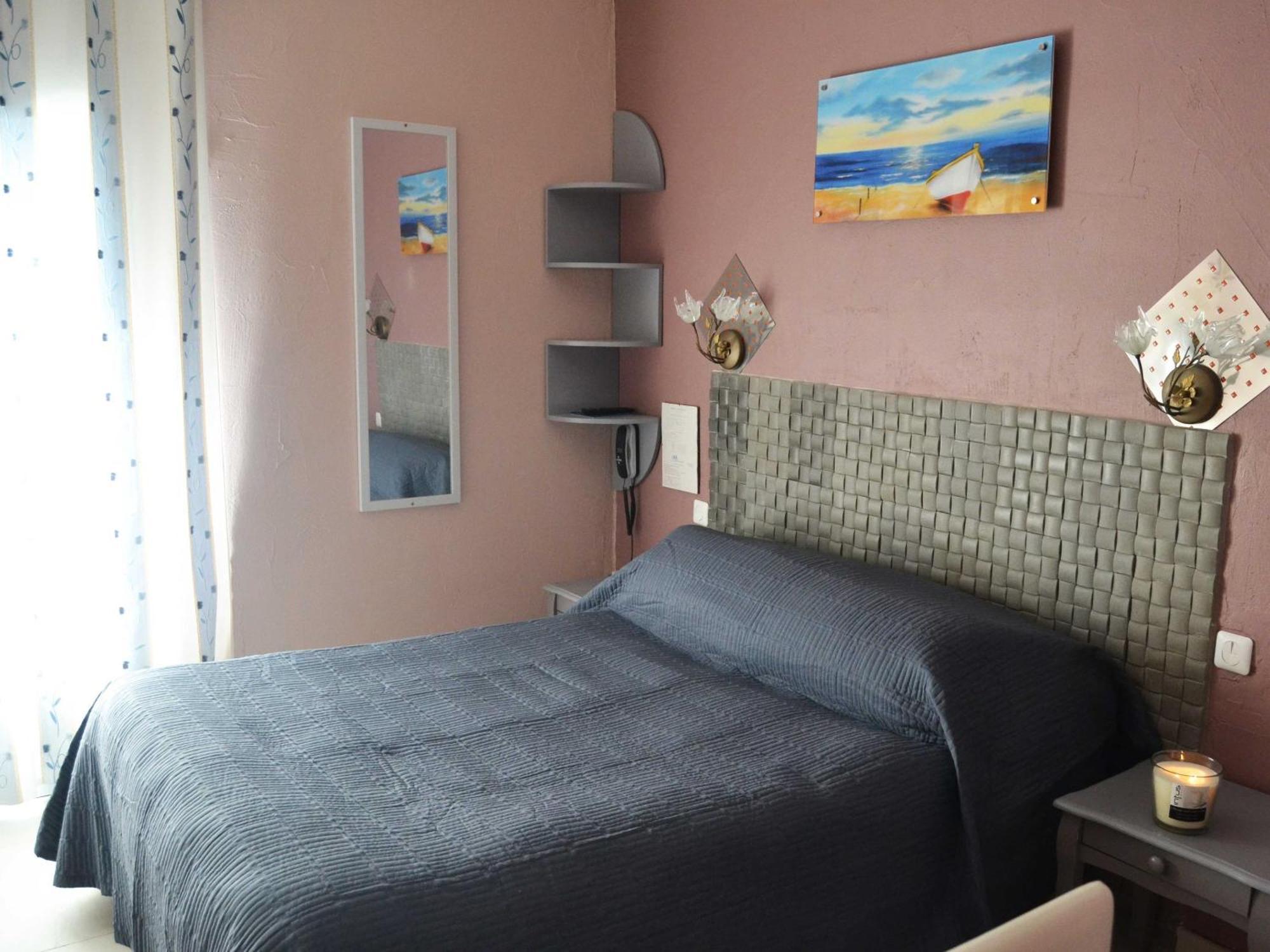 Le Dauphin Bleu Hotel Saintes-Maries-de-la-Mer Kamer foto